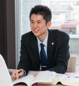 井上弁護士