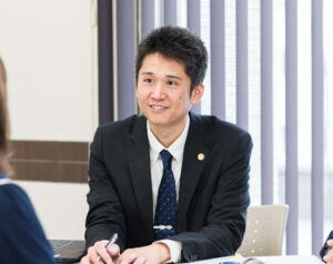 井上弁護士